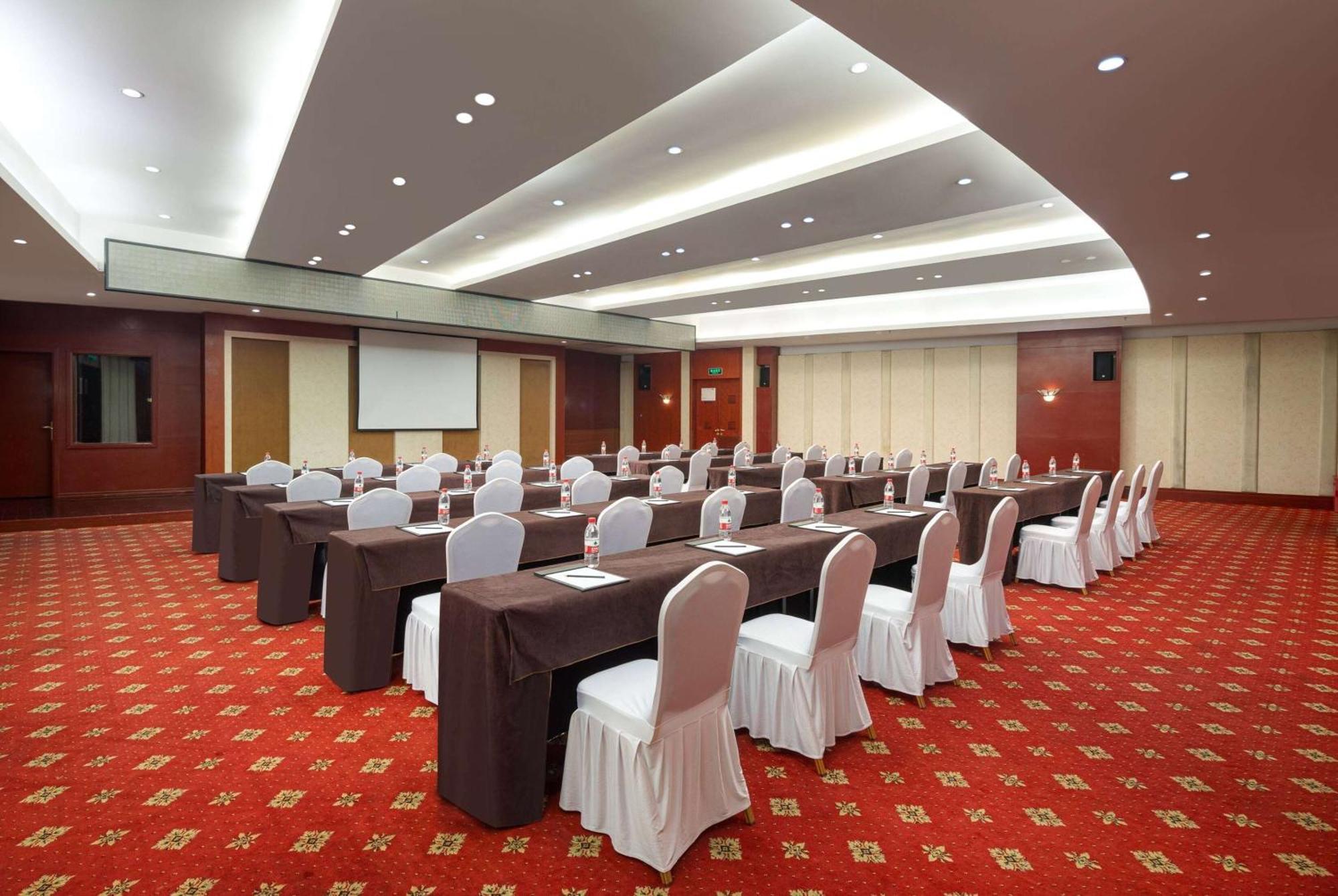 Hotel Ramada Plaza By Wyndham Chongqing West Extérieur photo