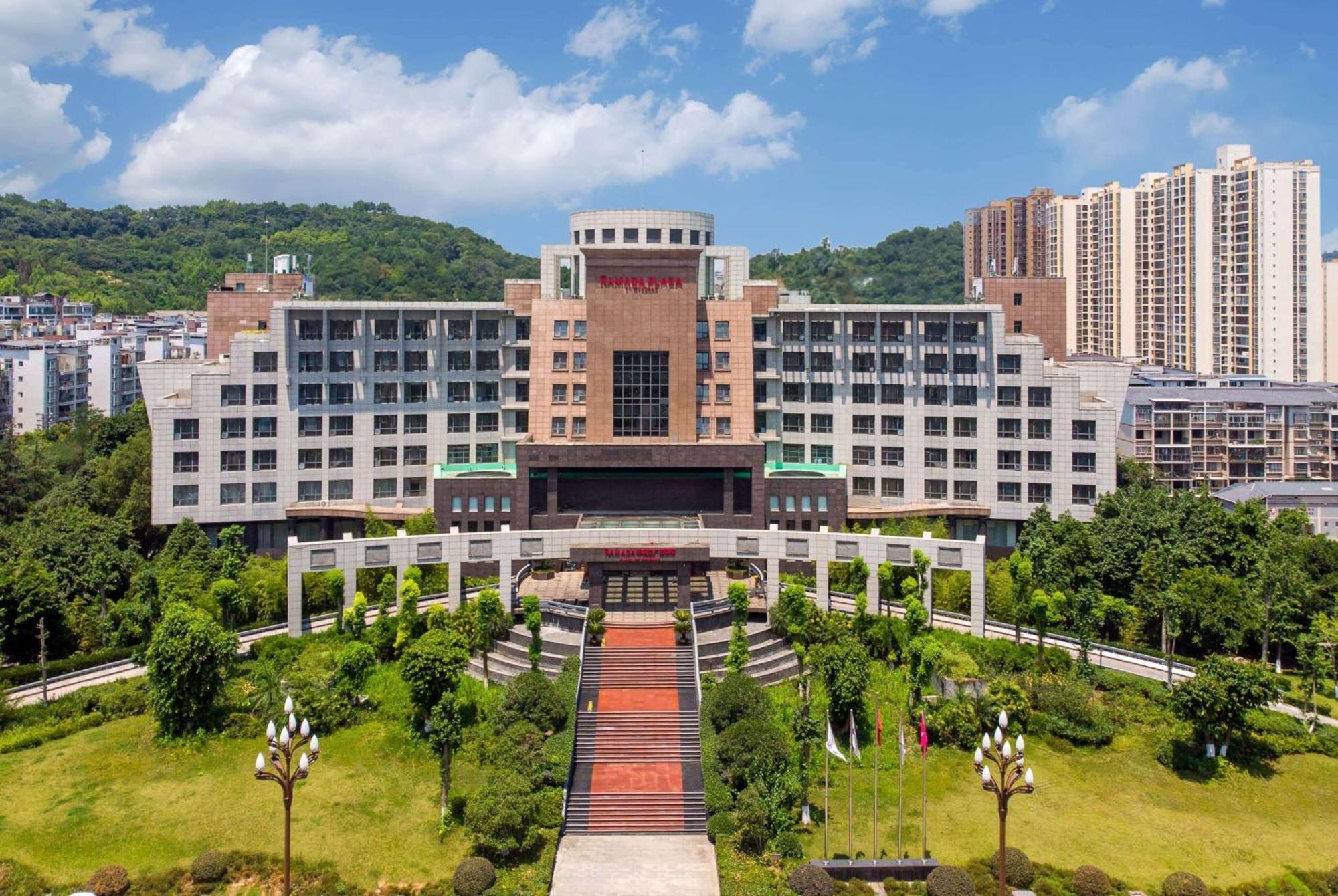 Hotel Ramada Plaza By Wyndham Chongqing West Extérieur photo
